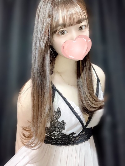 るな【純白肌♡神ルックス】さんの写真